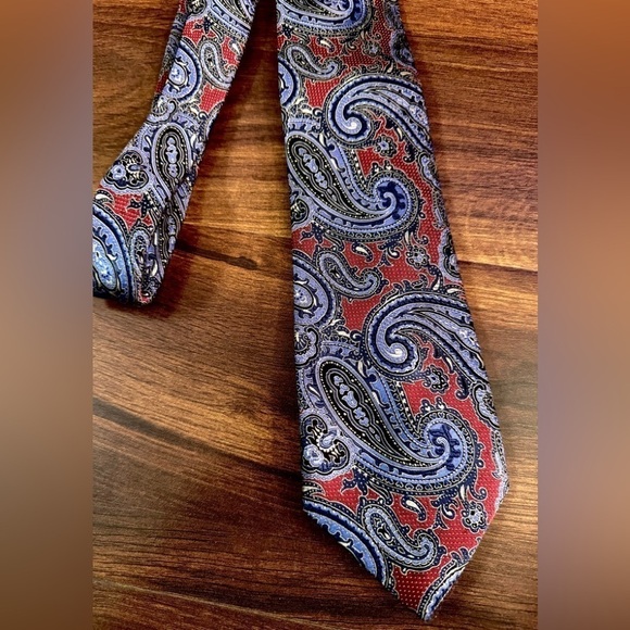 TASSO ELBA 100% Silk Purple On Red  Paisley Necktie - Picture 6 of 10